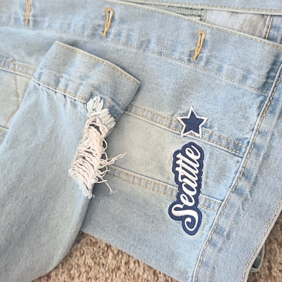 NEW NFL Team Apparel Seattle Seahawks Denim Jacket - Picture 2 of 6